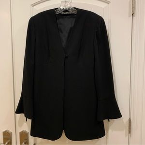 Tahari- light coat/blazer - size M